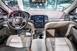 جیپ گراند شیرۆکی